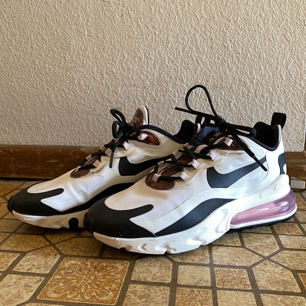 NIKE AIRMAX REACT womens 8